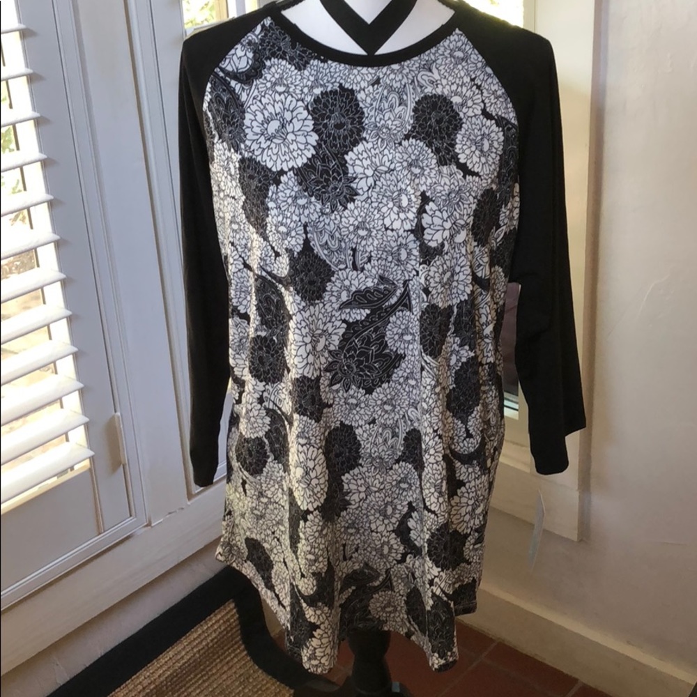 NWT LuLaRoe Randy Black and White  Size 2XL